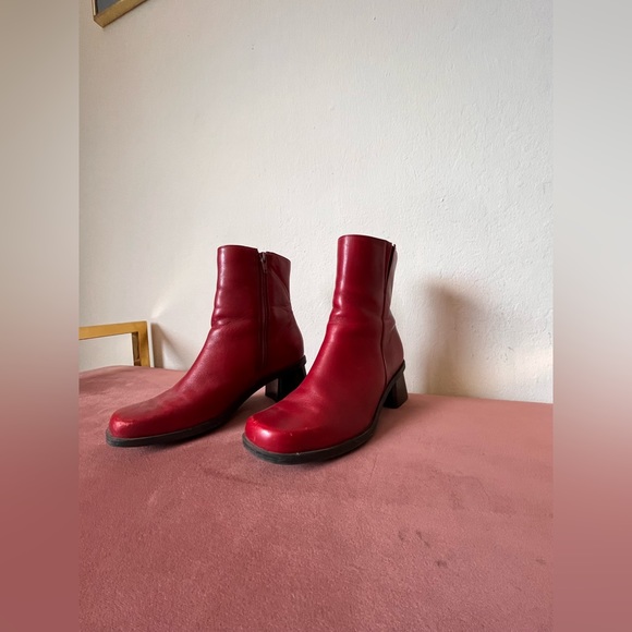 Naturalizer Red Booties - Picture 3 of 4